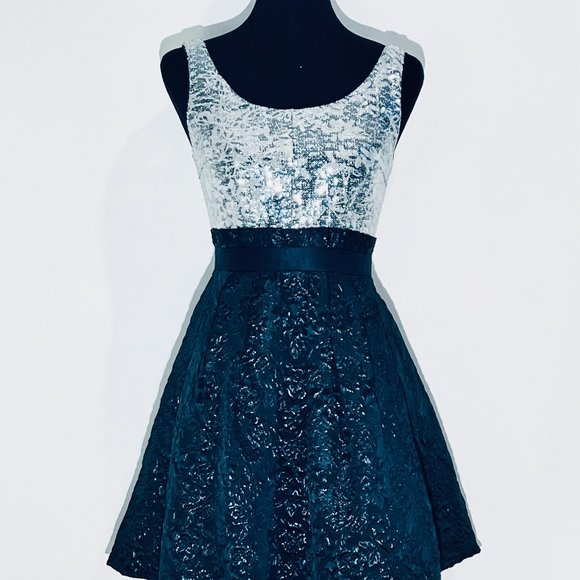 Kay Unger New York Cocktail Dress - Silver Sequin + Black - Picture 1 of 4